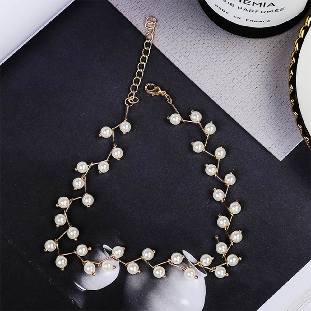 Simulated pearl choker necklace